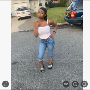 Meet your Posher, Akerra